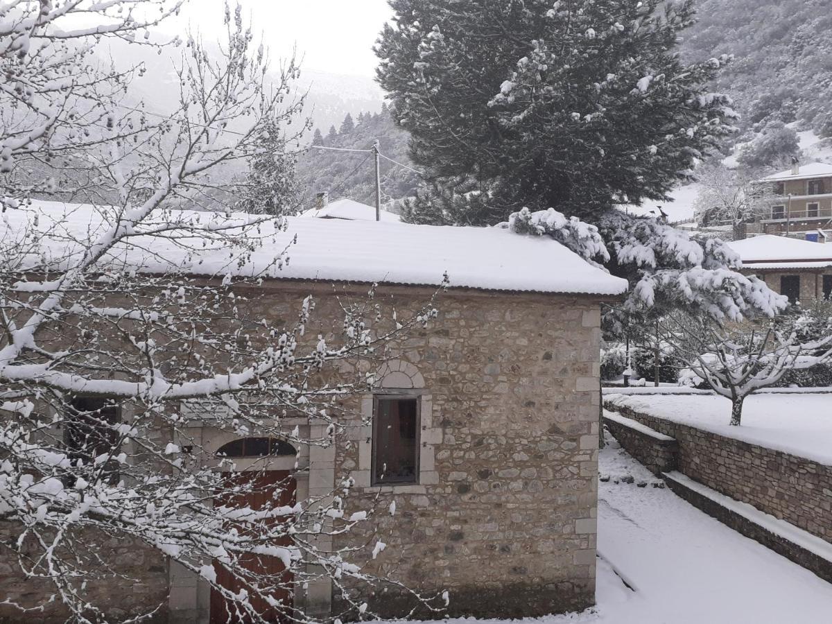 Family'S Houses Kalavryta Eksteriør billede