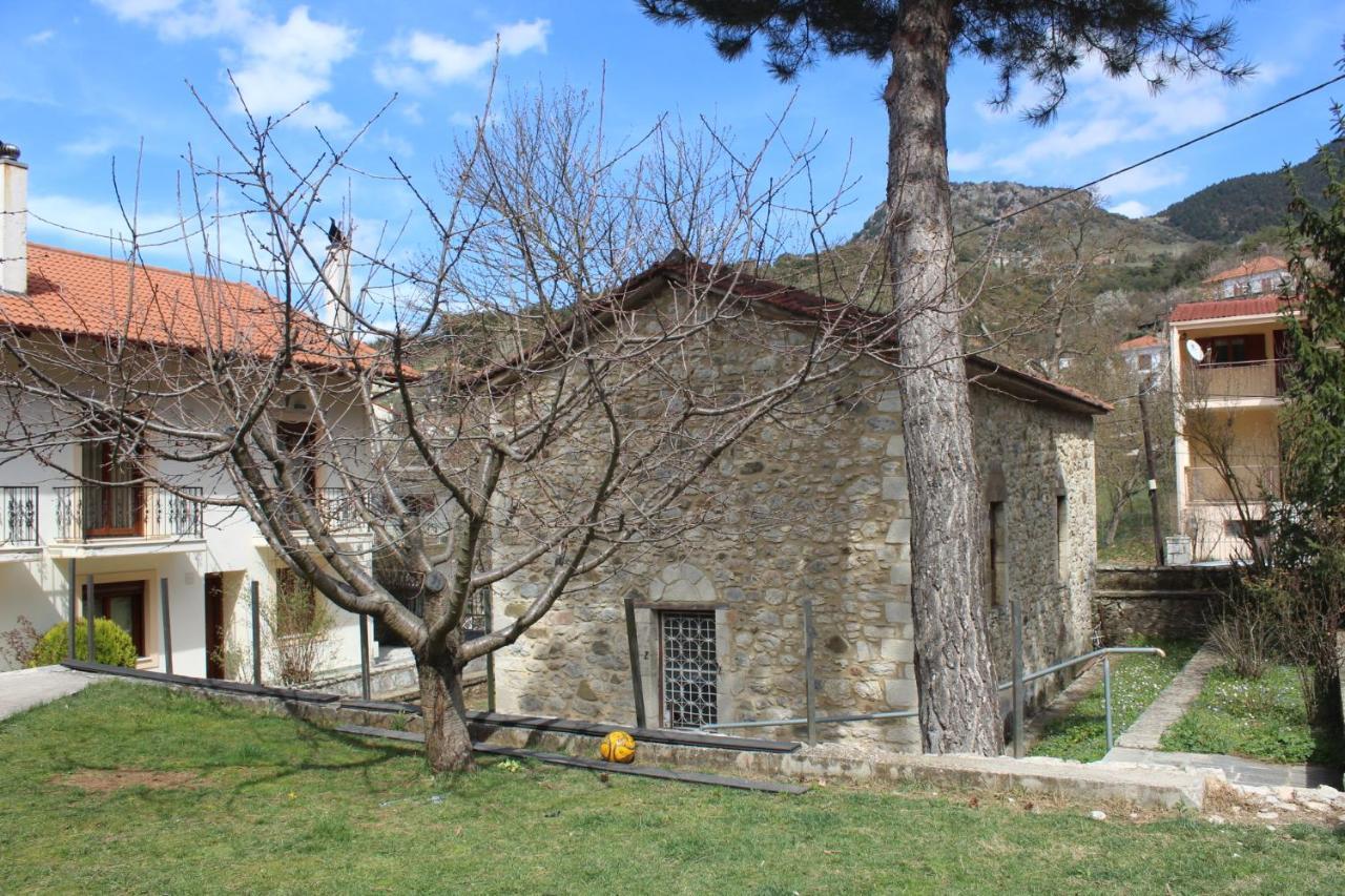 Family'S Houses Kalavryta Eksteriør billede