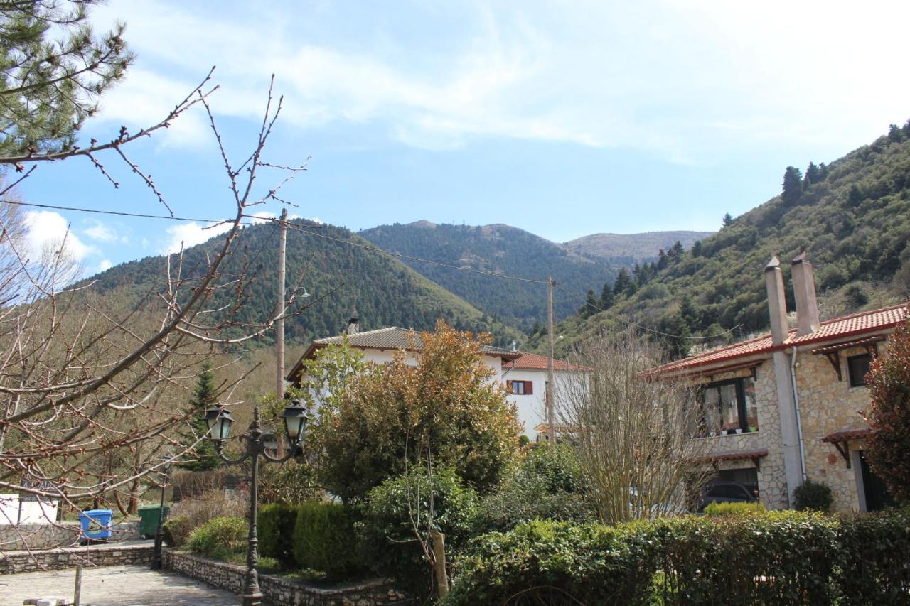 Family'S Houses Kalavryta Eksteriør billede