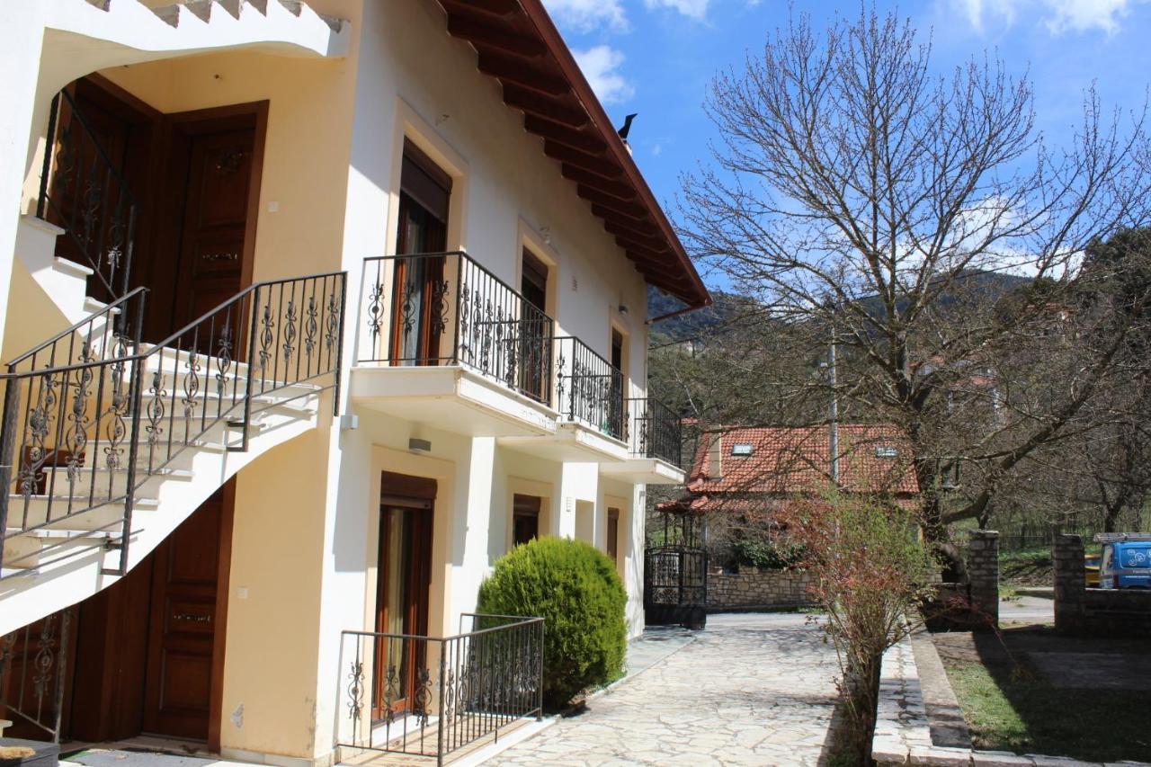 Family'S Houses Kalavryta Eksteriør billede