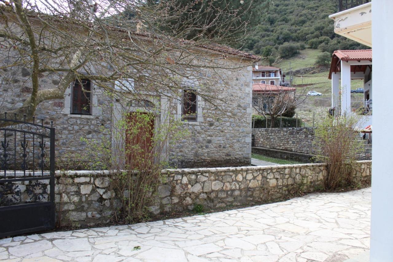 Family'S Houses Kalavryta Eksteriør billede